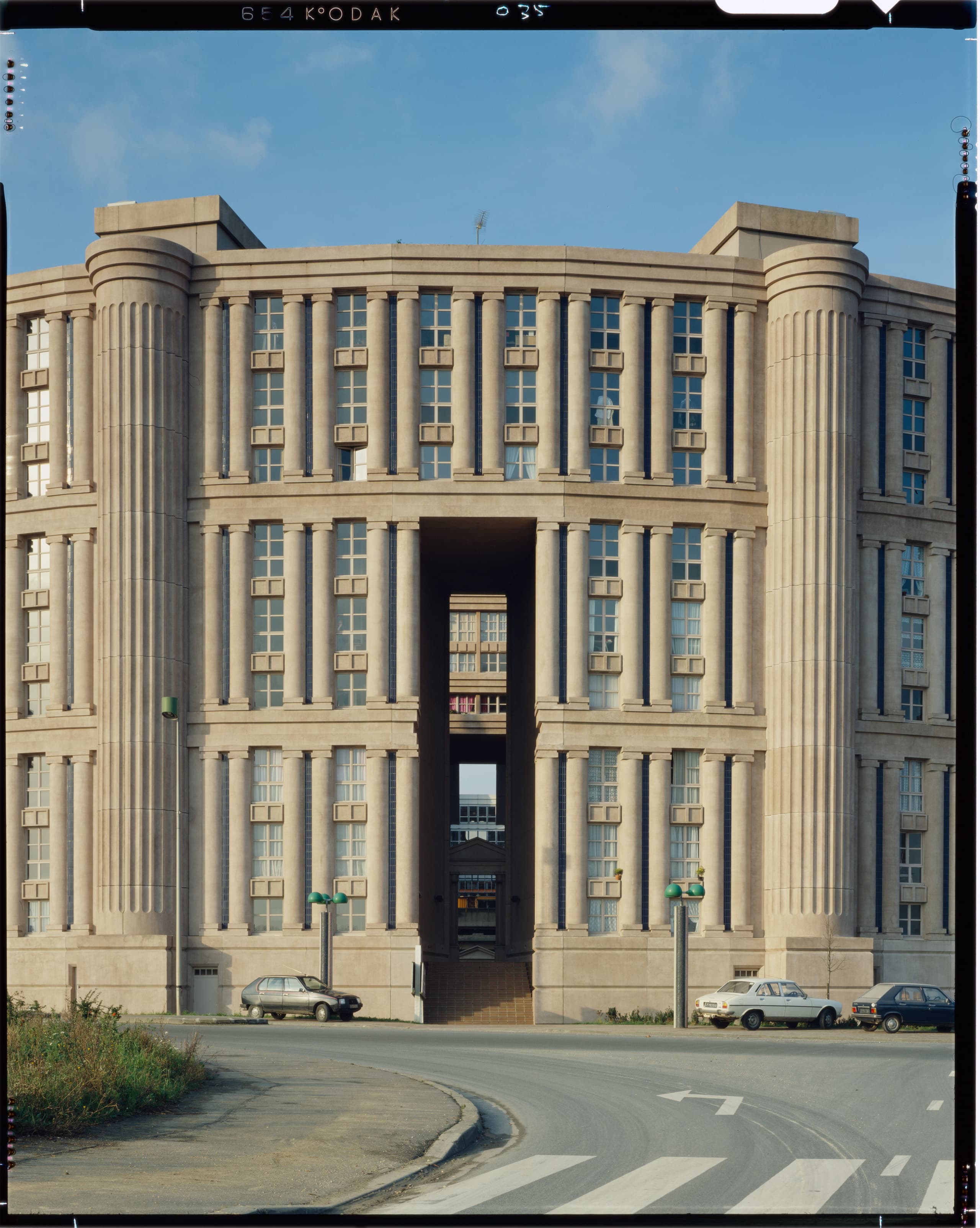 Bofill Taller De Arquitectura Studio Abraxas Image 15