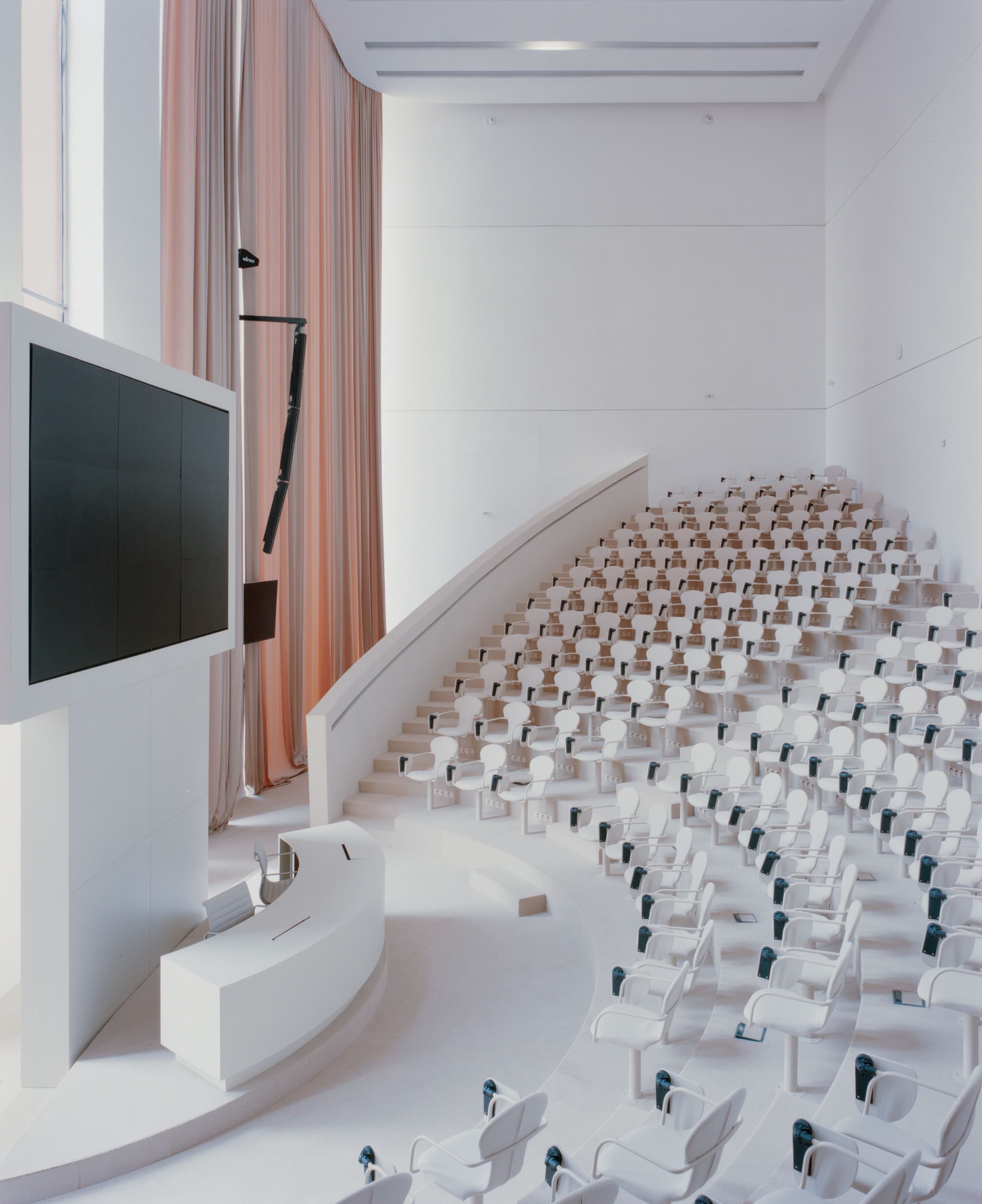 Bofill Taller De Arquitectura 2022 Palais Des Congres Ben Guerir Image 16 Gregori