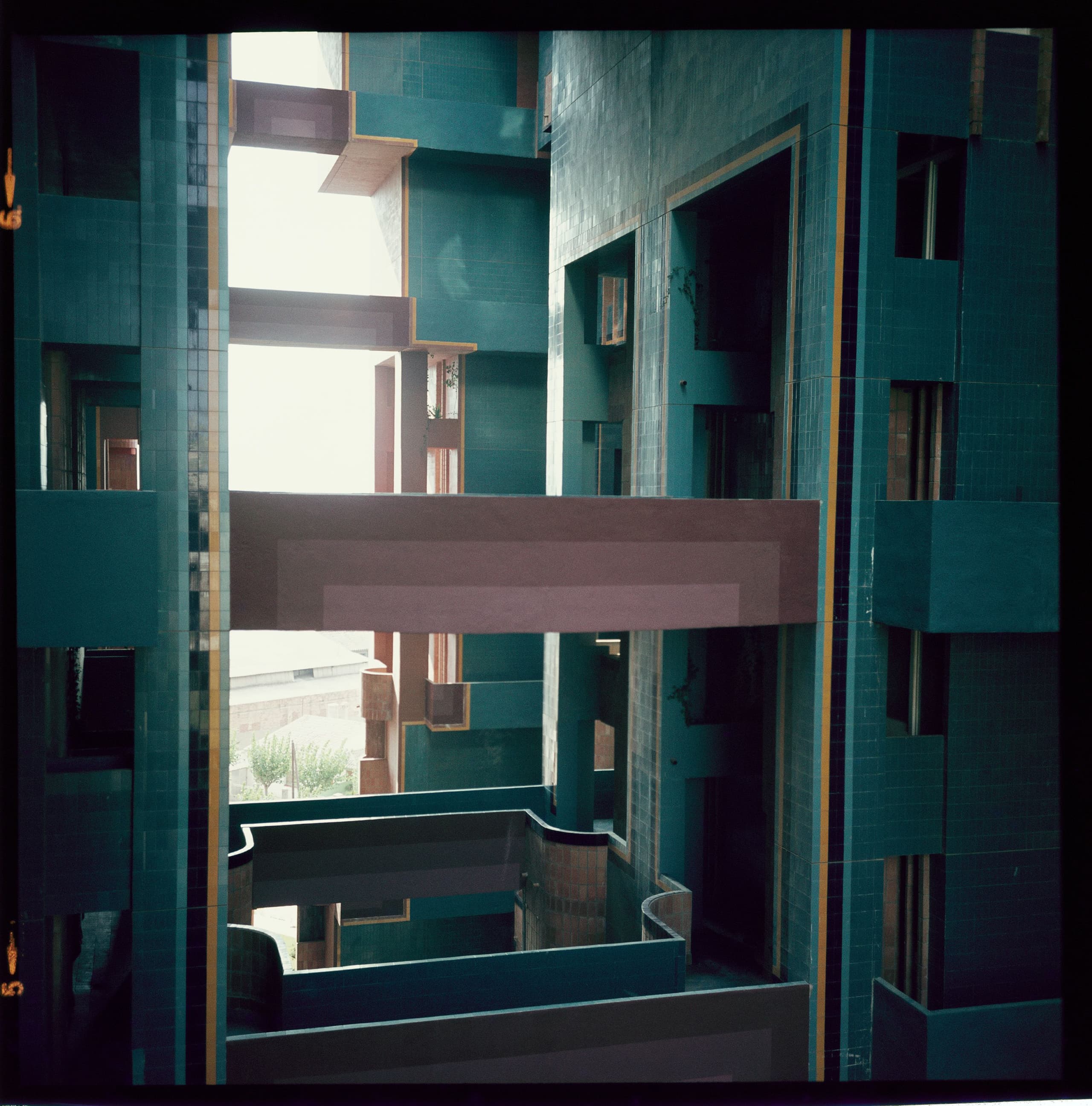 Bofill Taller De Arquitectura 1975 Walden 7 Barcelona Image 25